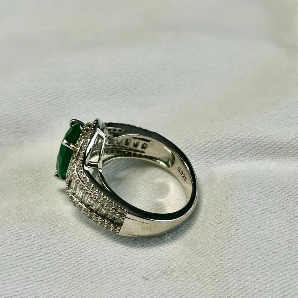 Halo Pear Cut Emerald Green Engagement Ring, size 6 3/4 - Picture 8 of 8